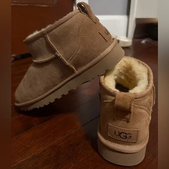 UGG Women’s Chestnut Ultra Mini Boots - Picture 3 of 11